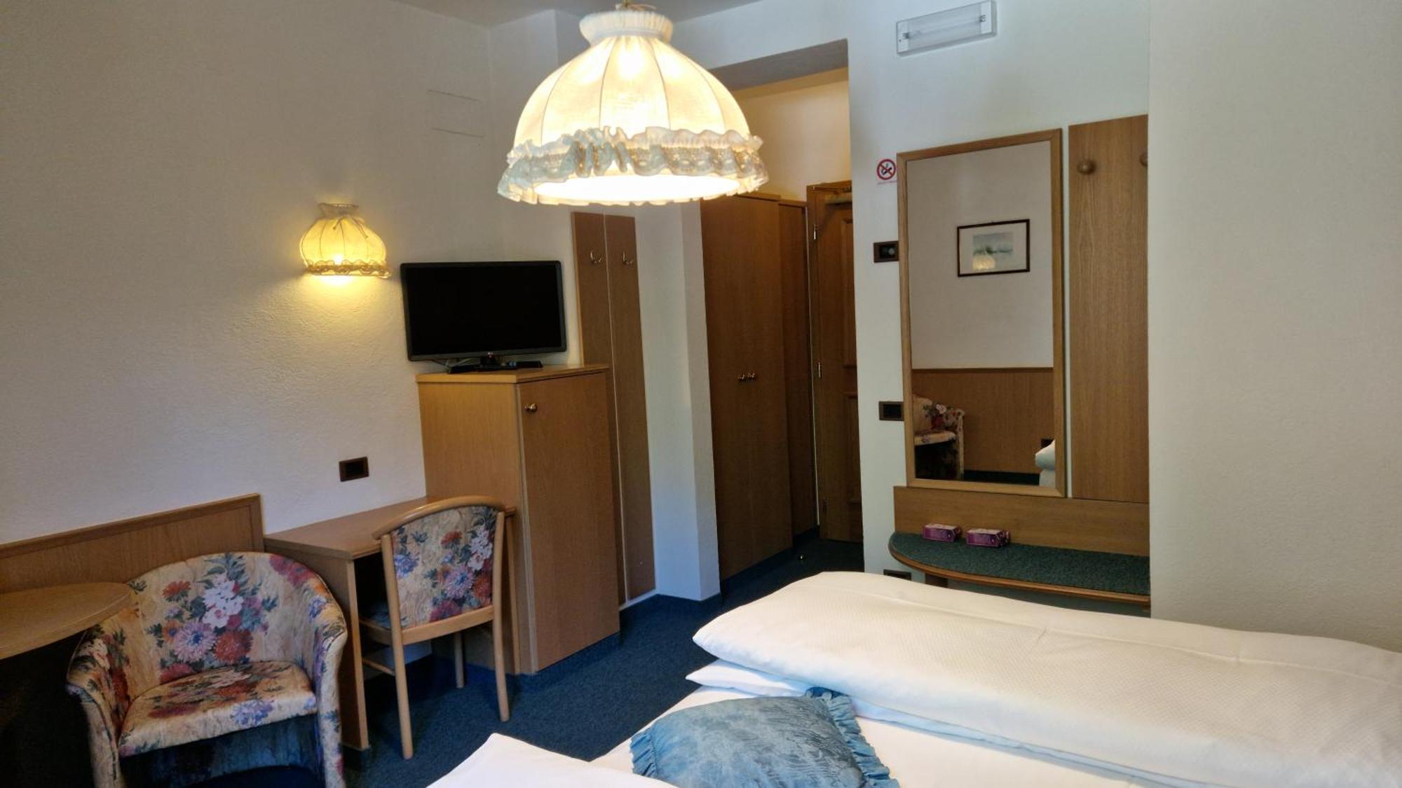 Hotel Roy Malga Ciapela Kamer foto
